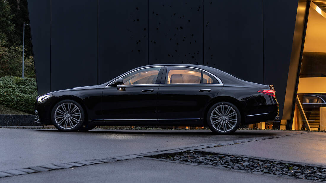 Schwarze Mercedes-Benz S-Klasse L – Modellbeispiel